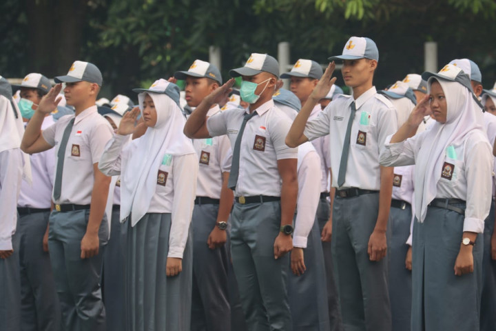 Dijelaskannya, proses kegiatan belajar mengajar dimulai pukul 09.00 WIB hingga selesai serta untuk kegiatan istirahat ditiadakan. Kemudian kepada seluruh jenjang satuan pendidikan untuk setiap jam pelajaran dikurangi 10 menit.