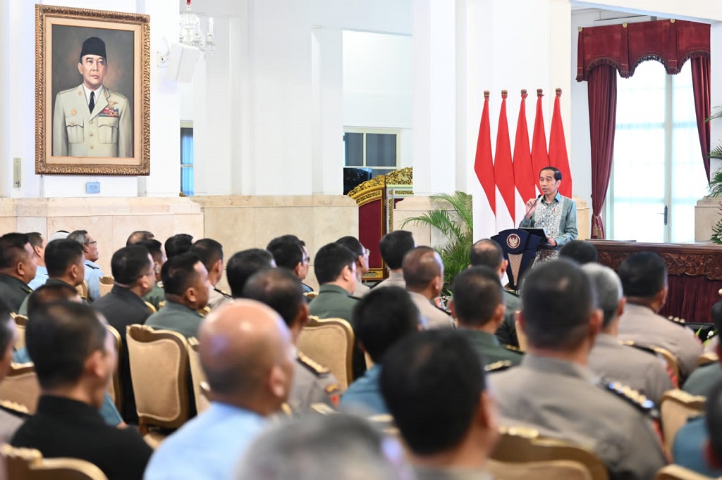 Lebih lanjut, Presiden Jokowi menyebut bahwa Indonesia memiliki potensi ekonomi digital yang sangat besar. Untuk itu, Presiden meminta agar talenta-talenta digital disiapkan agar Indonesia tidak hanya menjadi pasar.