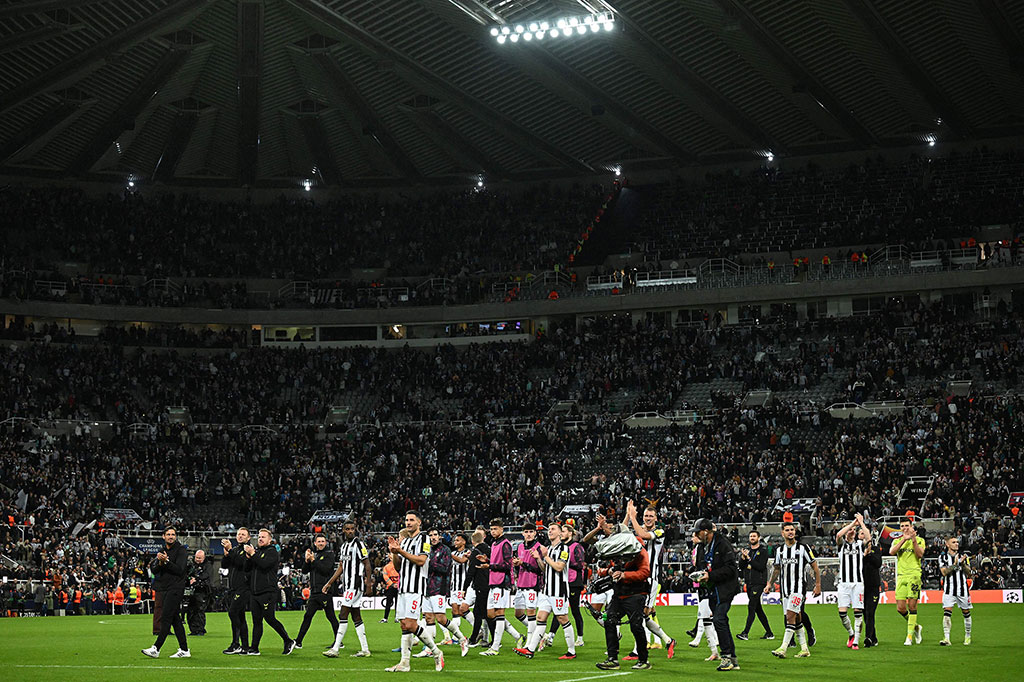 Kemenangan ini mengantarkan Newcastle naik ke peringkat pertama Grup F Liga Champions dengan raihan empat poin dari dua laga, sedangkan PSG turun ke posisi kedua dengan tiga poin.