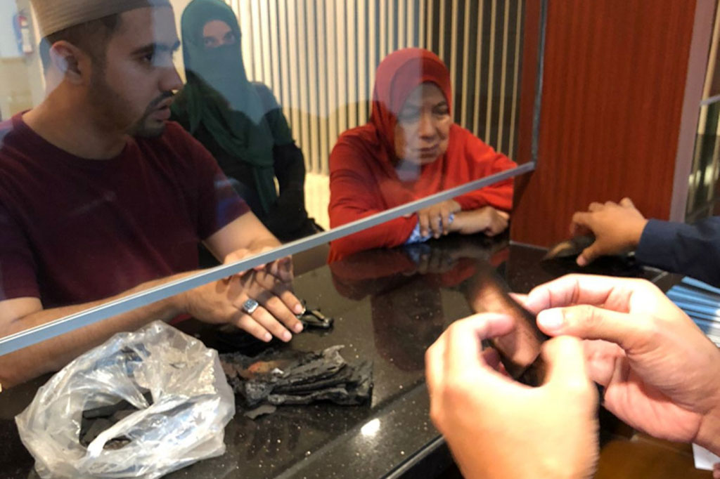 Ternyata bukti uang yang terbakar itu menyisakan bukti tumpukan yang belum hangus semua, dan masih bisa dibaca. Karena itu BI Solo pun membantu mengidentifikasi uang yang terbakar itu untuk dilakukan penggantian.