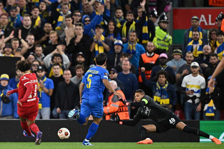 Liverpool mendapat peluang berbahaya dimana pada menit ke-4, Mohamed Salah yang bebas tanpa kawalan melesatkan tendangan ke gawang Union. Namun, tendangan pemain asal Mesir itu masih sanggup dihalau kiper Anthony Moris.