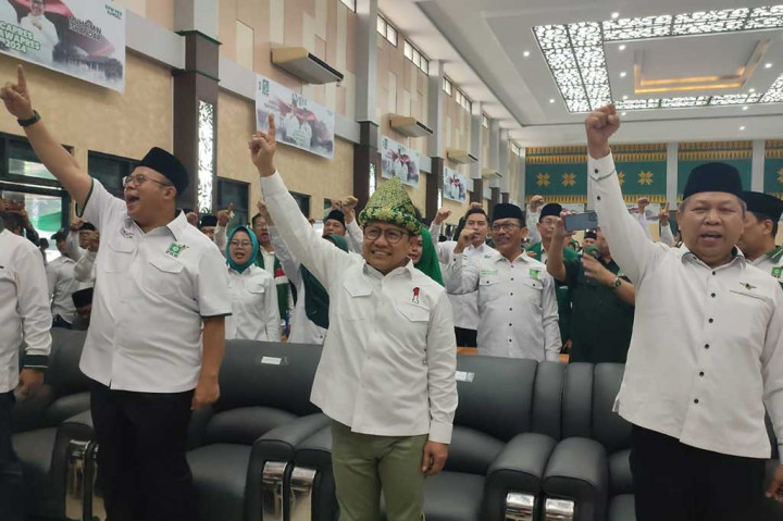 Bukan tanpa alasan, pasangan tersebut sudah melakukan pendekatan kepada masyarakat melalui program-program yang berpihak ke rakyat. Selain itu, kader dan relawan di Sumatra Selatan dan provinsi lainnya sudah ekstra keras untuk berkoordinasi dan melakukan berbagai upaya mensosialisasikan hal-hal baik dan program kerja pasangan Capres dan Cawapres RI tersebut.