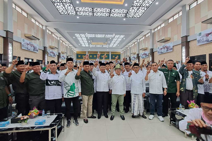 Dengan itu semua, Cak Imin meyakini kemenangannya di Sumsel akan mencapai 60 persen. Karenanya, Cak Imin meminta kepada para caleg harus mendekat diri kepada rakyat. 