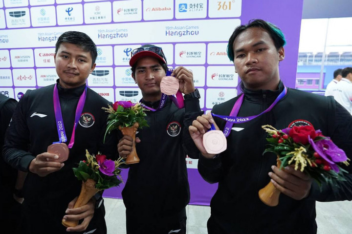 Riau Ega Agata Salsabilla, Ahmad Khoirul Baasith dan Arif Dwi Pangestu mengalahkan tim Bangladesh yang diperkuat oleh Md Sagor Islam, Md Ruman Shana, Mohammad Hakim Ahmed pada laga perebutan tempat ketiga.