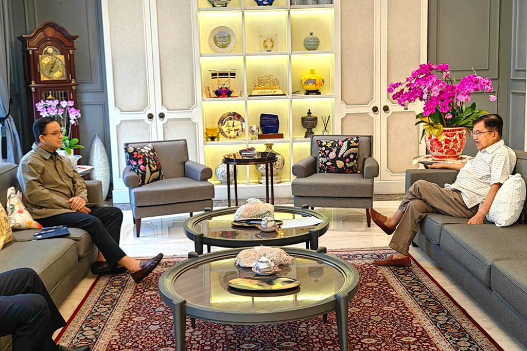 Bakal calon presiden (bacapres) Anies Baswedan berkunjung ke kediaman Wakil Presiden (Wapres) ke-10 dan ke-12 RI, Jusuf Kalla (JK), di Jalan Brawijaya, Jakarta Selatan, Sabtu, 7 Oktober 2023.