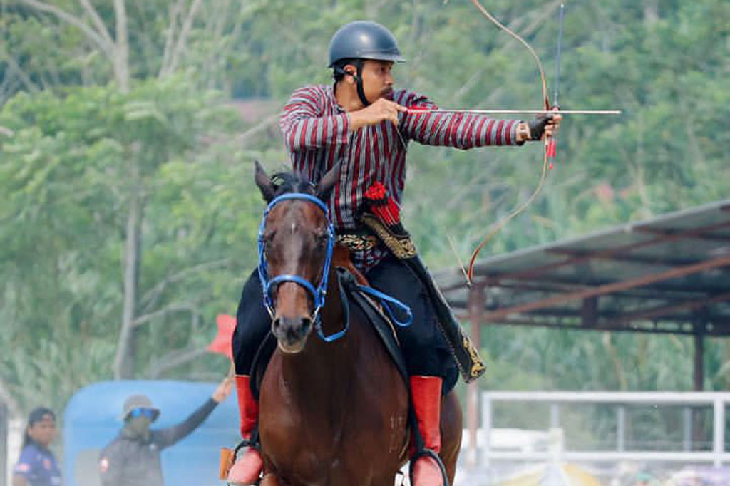 Seleksi yang dilaksanakan oleh World Horseback Archery Federation (WHAF) itu, menghadirkan para kontestan dari Indonesia, Mongolia, Korea Selatan, Tiongkok, Malaysia, dan Thailand. Dengan kategori yang dipertandingkan adalah Korean Serial Shot, Qabaq, dan Kassai Original System. Chairman WHAF Grand Master Kim Youngsup turut hadir dalam acara tersebut .