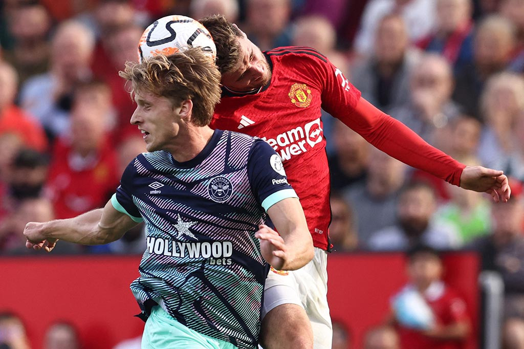 Gelandang asal Skotlandia tersebut mencetak dua gol pada waktu tambahan babak kedua, sementara itu Brentford sempat unggul terlebih dahulu melalui Mathias Jensen, demikian catatan Liga Inggris.