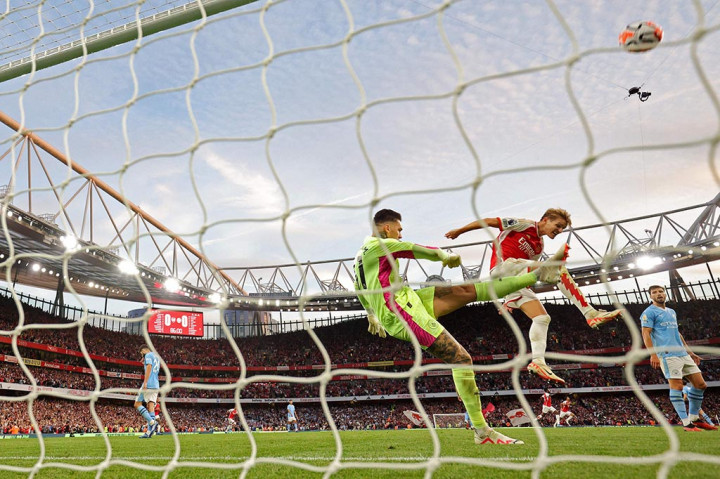 Kedua tim lalu saling berusaha membongkar pertahanan satu sama lain, tapi tidak ada gol yang tercipta. Skor kacamata mengakhiri 45 menit pertama.