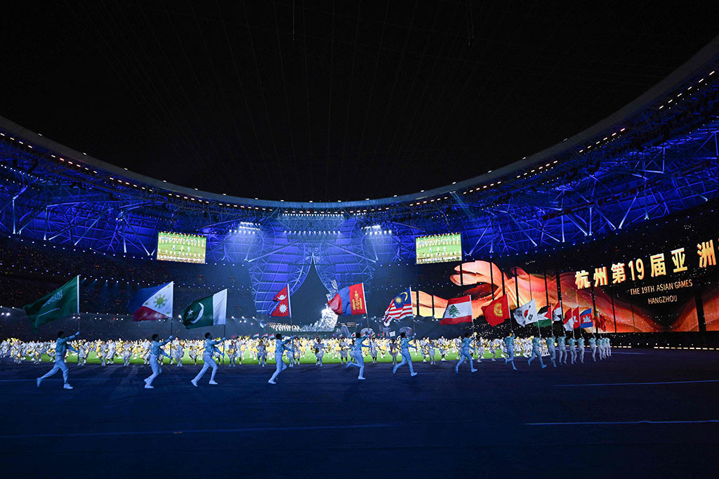 Asian Games 2022 resmi ditutup melalui upacara penutupan megah yang dihiasi pameran teknologi visual tinggi di Stadion Olimpiade Hangzhou, Minggu, 8 Oktober 2023.