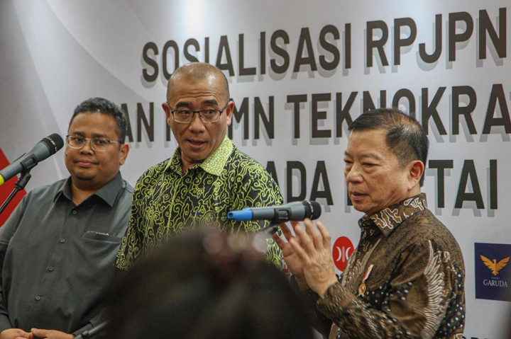 KPU mengingatkan partai politik maupun calon presiden-calon wakil presiden agar menyusun visi, misi, dan program tidak jauh dari rancangan pembangunan jangka panjang nasional (RPJMN) dan rancangan pembangunan jangka menengah nasional (RPJPN) demi pembangunan berkesinambungan.