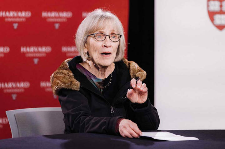 Penghargaan bidang ekonomi itu diciptakan pada 1968 oleh Bank Sentral Swedia dan secara resmi dikenal sebagai Penghargaan Bank Swedia dalam Ilmu Ekonomi untuk mengenang Alfred Nobel.