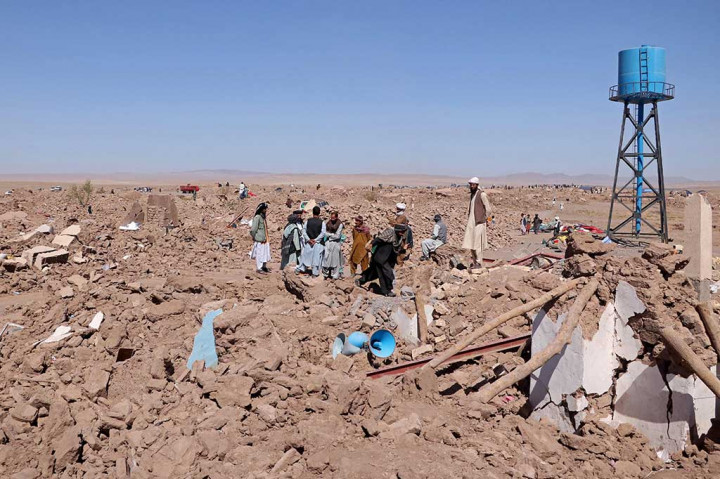 PBB mengatakan lebih dari 12.000 orang, dari sekitar 1.700 keluarga, diperkirakan terkena dampaknya. Dikatakan 100 persen rumah hancur di 11 desa di distrik Zenda Jan.