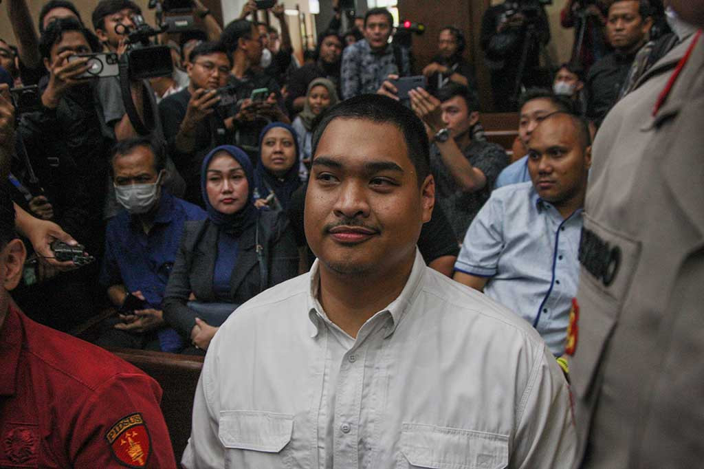 Menteri Pemuda dan Olahraga Dito Ariotedjo membantah telah menerima titipan uang sejumlah Rp27 miliar untuk mengamankan perkara dugaan korupsi pembangunan BTS 4G di Kementerian Komunikasi dan Informatika.