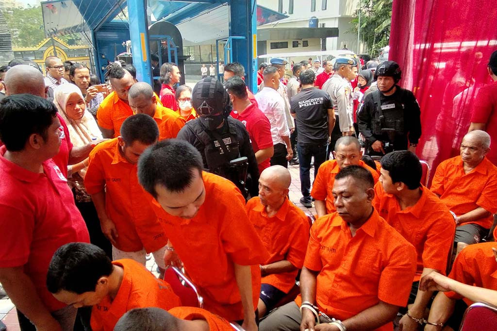 Hengki menjelaskan selama kurun tiga bulan terakhir tersebut juga telah mengamankan atau mengungkap kasus sebanyak 1.548 kasus dengan 2.053 tersangka.