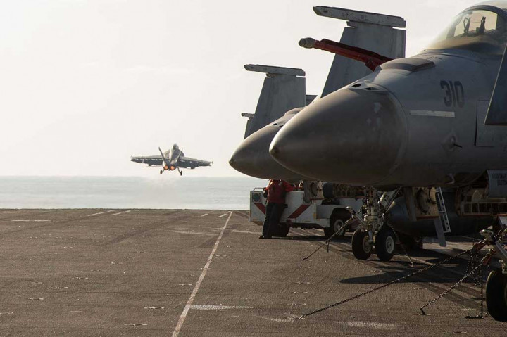 Amerika Serikat juga menambah skuadron pesawat tempur F-35, F-15, F-16, dan A-10 Angkatan Udara AS di wilayah tersebut, serta akan memberikan amunisi kepada Israel.