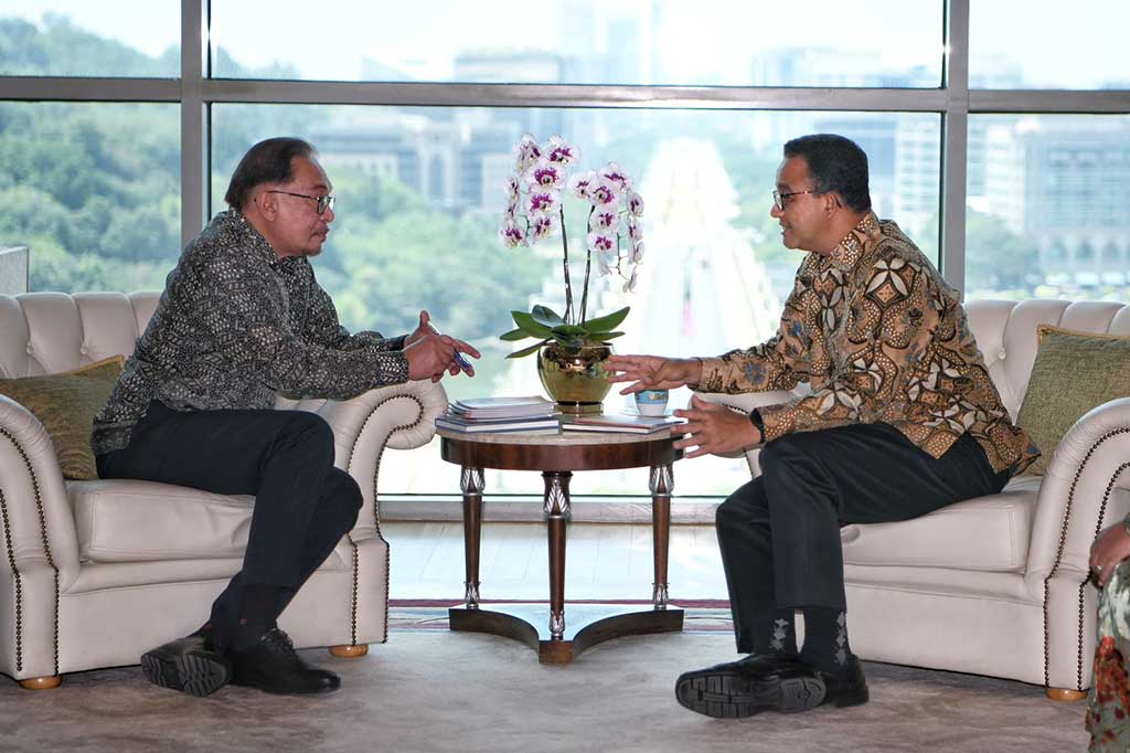 Bakal calon presiden dari Koalisi Perubahan, Anies Baswedan bertemu dengan Perdana Menteri Malaysia Anwar Ibrahim. Anies mengaku mendapat banyak inspirasi dari pertemuan dengan Anwar Ibrahim.