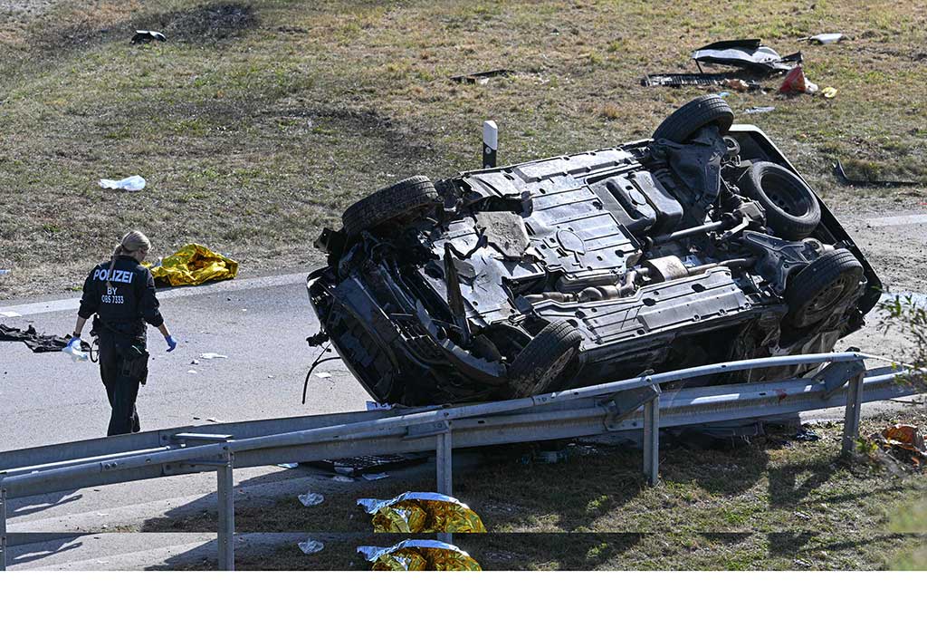 Tujuh orang termasuk seorang anak tewas dan beberapa lainnya terluka setelah sebuah minibus yang diyakini berisi migran mengalami kecelakaan saat mencoba menghindari pemeriksaan jalan di Jerman, Jumat, 13 Oktober 2023.