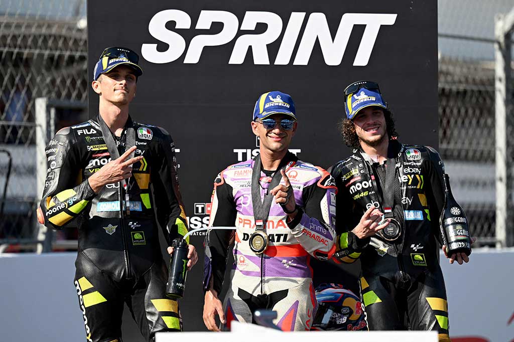  Martin kini mengemas total 328 poin, unggul tujuh poin atas Bagnaia.