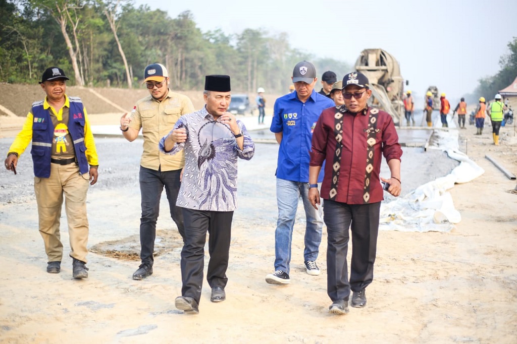 Jalan tol ruas Bayung Lencir-Tempino menjadi salah satu proyek strategis nasional (PSN). Karena itu, Pemerintah Kabupaten Musi Banyuasin terus mendorong agar ruas jalan tol tersebut bisa diselesaikan tepat waktu.