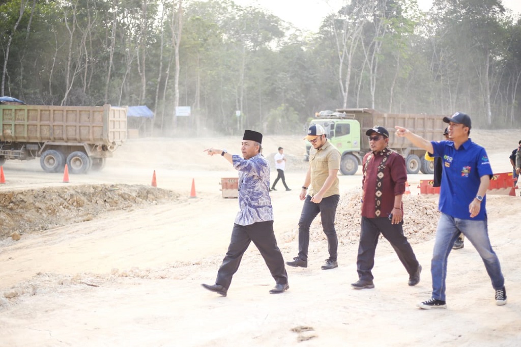 Ia mengatakan, pengerjaan PSN Jalan Tol Baleno juga tidak dihadapkan dengan permasalahan besar, dukungan yang maksimal dari masyarakat setempat juga membuat petugas di lapangan dapat bekerja maksimal.