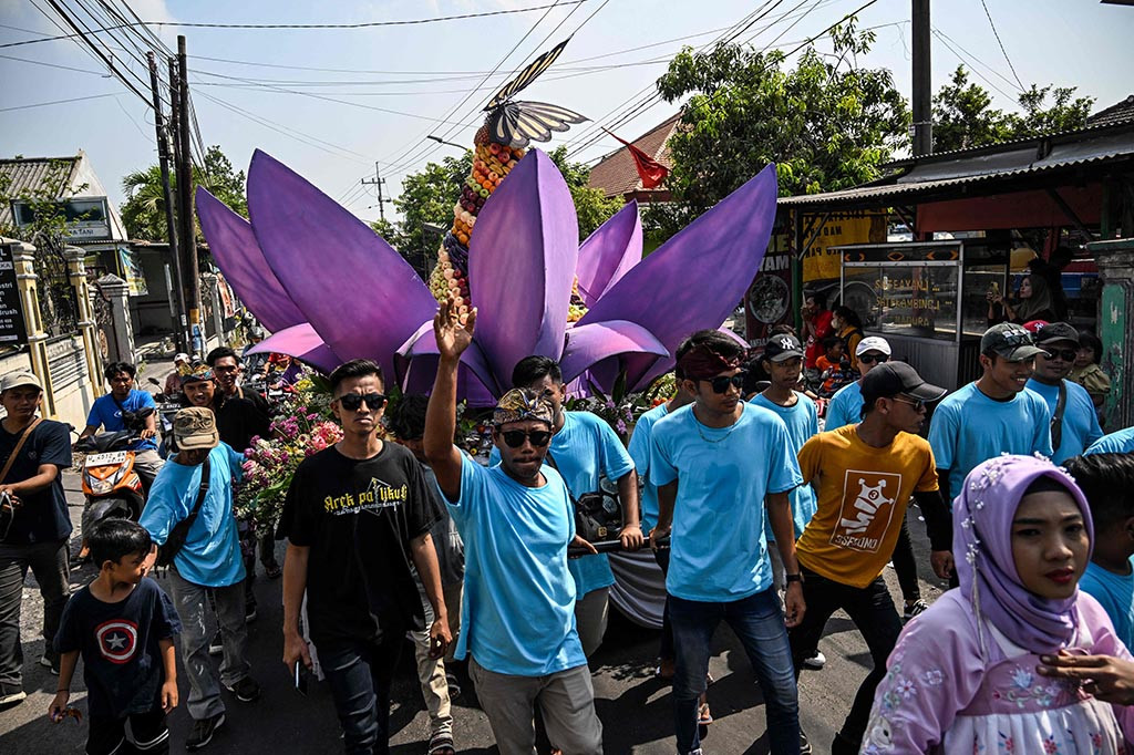 Setiap RT menampilkan kreasi ancak yang beraneka ragam, antara lain berbentuk kereta kencana dengan tema Mahabarata, ada juga yang berbentuk naga, burung hantu, bahkan pesawat tempur. Kreativitas warga benar-benar diperagakan dalam acara ini.
