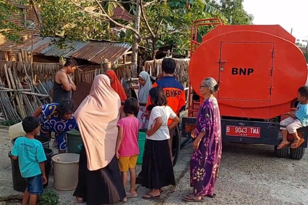 Warga mengaku senang dan bersyukur dengan adanya bantuan air bersih tersebut, sebab selama ini mereka mengalami krisis air bersih. Warga berharap agar bantuan air bersih ini terus dapat didistribusikan kepada masyarakat selama musim kemarau.