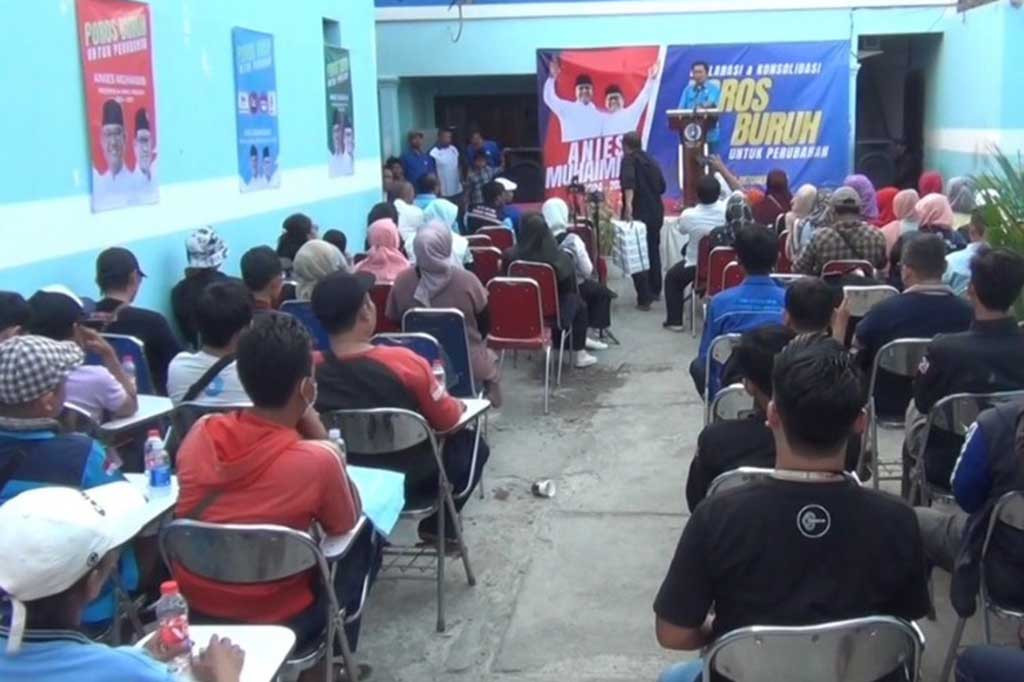 Sejumlah federasi buruh yang tergabung dalam Poros Buruh untuk Perubahan, Minggu, 15 Oktober 2023 sore, mendeklarasikan diri dukungan untuk pasangan bacapres dan bacawapres Anies Baswedan dan Muhaimin Iskandar pada pemilu tahun 2024 nanti, di Cakung, Jakarta Timur.
