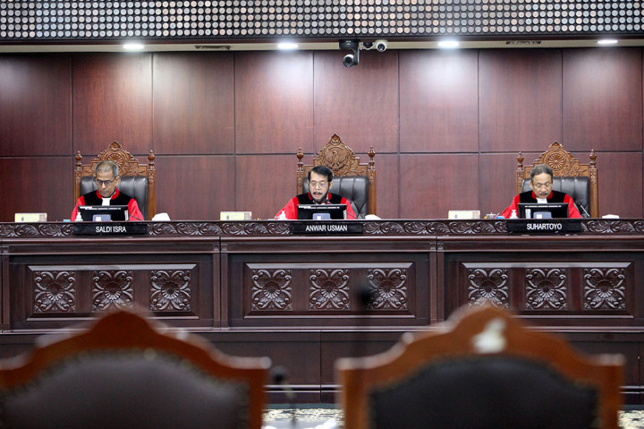 Perkara tersebut diajukan oleh Wali Kota Bukittinggi Erman Safar dan Wakil Bupati Lampung Selatan Pandu Kesuma Dewangsa.