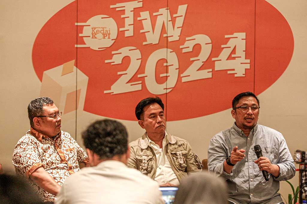 Pakar hukum tata negara Yusril Ihza Mahendra menilai putusan MK, soal syarat capres dan cawapres berusia paling rendah 40 tahun atau berpengalaman sebagai kepala daerah, masih menimbulkan masalah dan terjadi penyelundupan hukum secara cacat prosedur.