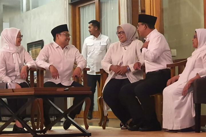 Muhaimin tiba di kediaman Anies di kawasan Lebak bulus, Jakarta Selatan, Kamis pagi. Keduanya berbincang sebentar.