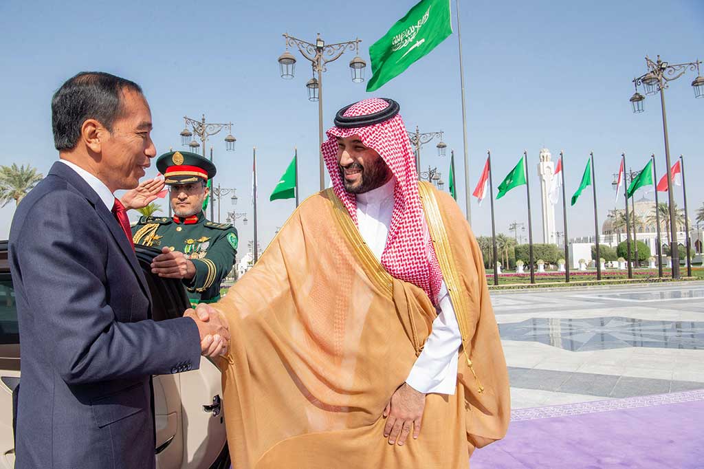 Presiden RI Joko Widodo bertemu dengan Perdana Menteri (PM) Kerajaan Arab Saudi (KAS) Mohammed bin Salman al-Saud di Istana Al-Yamamah, Riyadh, Kamis, 19 Oktober 2023 waktu setempat.