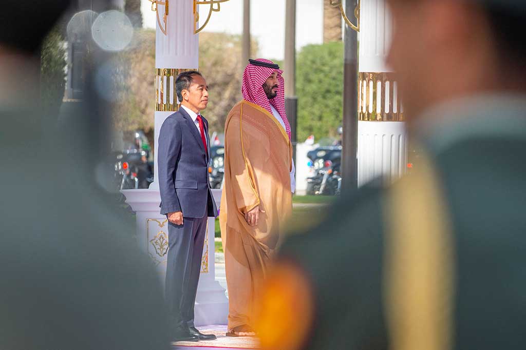 Presiden mengajak pemerintah Kerajaan Arab Saudi untuk bersama-sama menghentikan eskalasi di daerah konflik agar tidak makin meningkat. Selain itu, Jokowi juga mendorong agar permasalahan di daerah konflik Palestina dan Israel dapat segera terselesaikan sesuai dengan ketentuan yang disepakati.