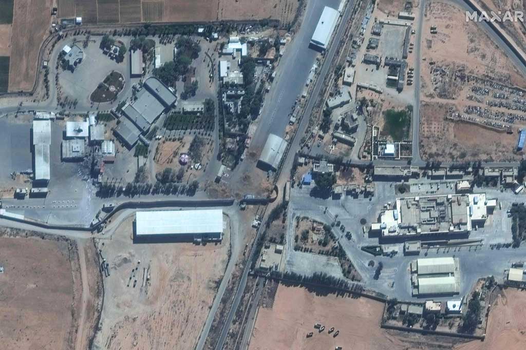 Sebagai tanggapan, para pembom Israel telah meratakan seluruh blok kota di Gaza sebagai persiapan untuk invasi darat yang mereka katakan akan segera dilakukan. Kementerian Kesehatan yang dikelola Hamas mengatakan 4.137 warga Palestina, sebagian besar warga sipil, tewas dalam serangan gencar tersebut.