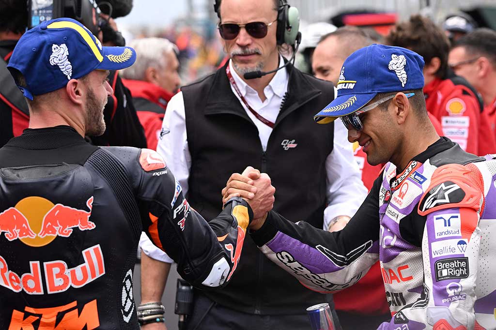 Sesi balapan kemudian berlanjut untuk kualifikasi Q1. Pada tahap ini, dua pembalap top, Bagnaia (1 menit 28,160 detik) dan Marquez (1 menit 28,237 detik) finis di posisi teratas dan hal ini membuat kedua pembalap berhak mengikuti kualifikasi Q2.