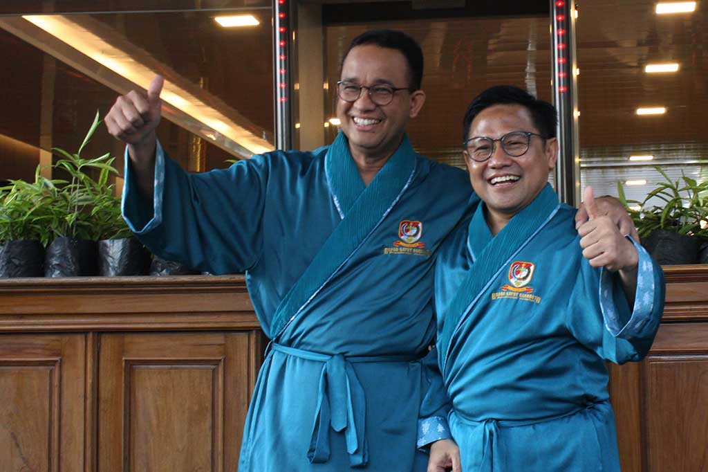 Pasangan bakal calon presiden dan wakil presiden Anies Baswedan-Muhaimin Iskandar tiba untuk mengikuti rangkaian tes kesehatan di RSPAD Gatot Soebroto, Jakarta Pusat, Sabtu, 21 Oktober 2023.