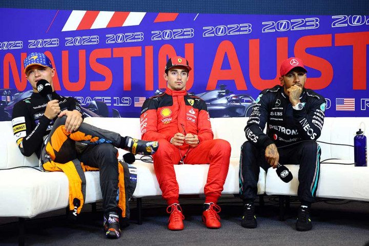 Leclerc berada di baris pertama bersama Norris, sementara Hamilton akan berada di baris kedua bersama Carlos Sainz dari tim Ferrari lainnya.