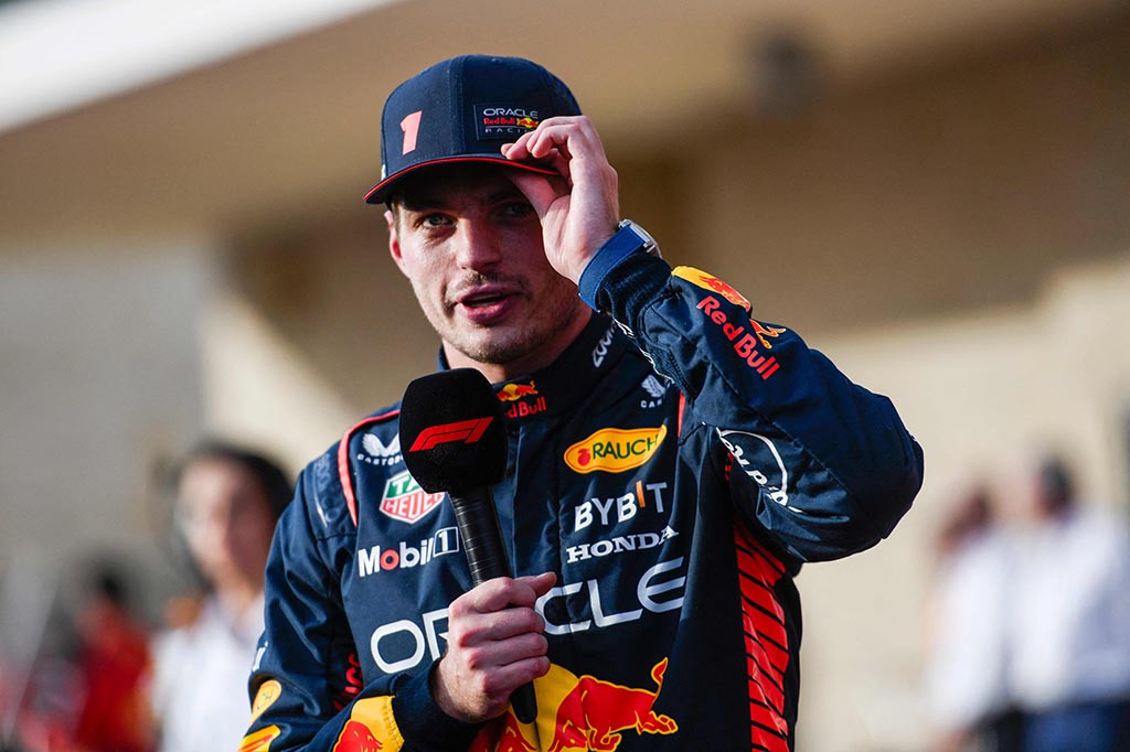 Verstappen mengakui dia harus bertahan dari tantangan nyata dari Leclerc di tikungan pertama di mana pembalap Monegasque itu mencoba mencari jalan masuk dari dalam dan kemudian ketika Hamilton berusaha mempertahankan kontak dekat di lap pembuka.