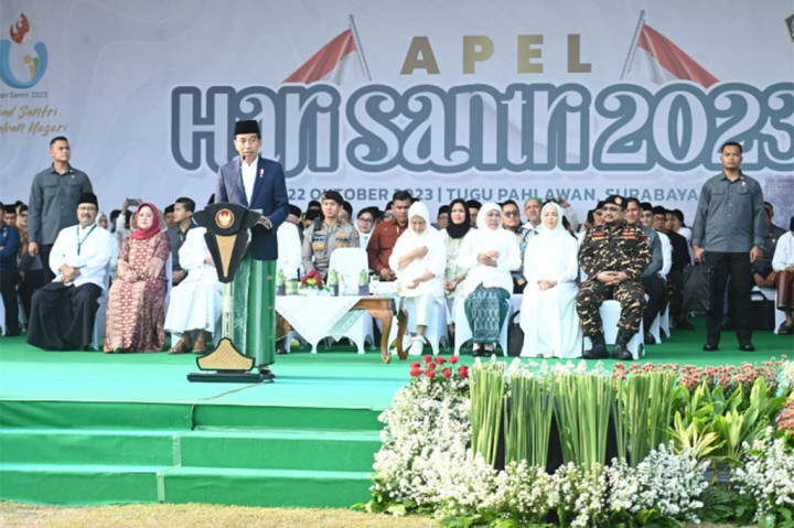 Presiden Joko Widodo (Jokowi) meminta agar semangat Hari Santri selalu dipegang teguh sesuai dengan konteks saat ini untuk menghadapi krisis ekonomi, pangan dan energi di dunia yang dipicu perang di berbagai negara.