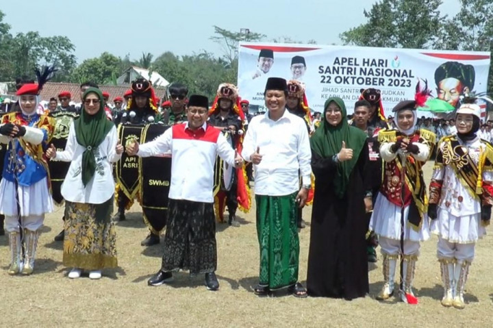 Kalau para santri sanggup menjadi pemimpin, lanjutnya, maka tekadkan di dada, suatu saat ada pemimpin-pemimpin yang menjaga dan mempertahankan kemerdekaan untuk keadilan dan kemakmuran bangsa.