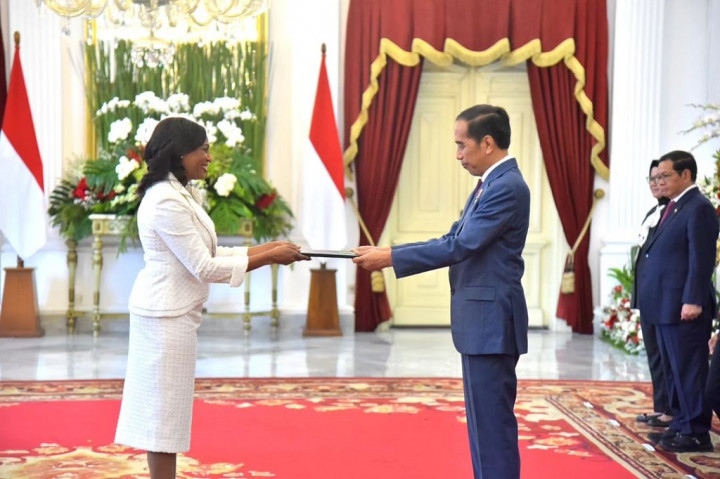 Penyerahan surat kepercayaan tersebut menandai dimulainya penugasan resmi para duta besar tersebut di Indonesia.