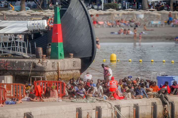 Data terbaru dari Kementerian Dalam Negeri Spanyol menunjukkan 23.537 migran mencapai Kepulauan Canary antara 1 Januari dan 15 Oktober. Dua pekan pertama selama bulan ini terdapat 8.561 migran kedatangan, sebuah rekor selama dua minggu sejak krisis migrasi sebelumnya pada 2006.