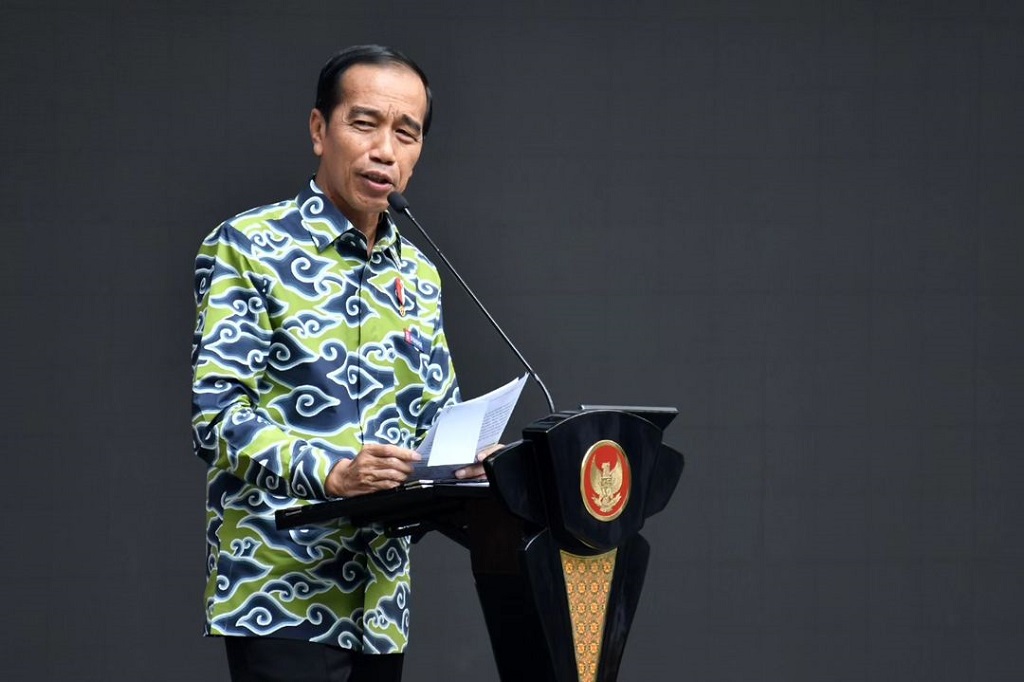 “Kuncinya ekspor dijaga agar terus meningkat, ini tidak mudah. Kemudian investasi juga dijaga agar terus meningkat karena basis pertumbuhan ekonomi kita masih di konsumsi, baik konsumsi pemerintah maupun konsumsi swasta,” ucap Presiden.