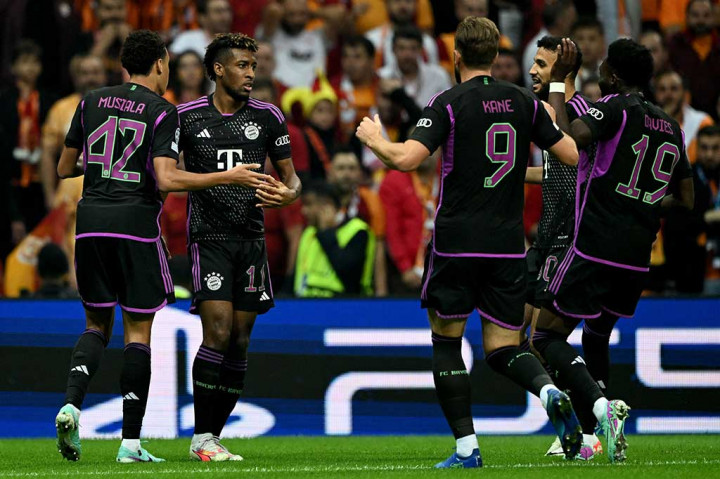 Kingsley Coman membawa Bayern unggul terlebih dahulu pada menit kedelapan, saat memaksimalkan operan Jamal Musiala. Itu menjadi gol keempat Coman dalam tiga pertandingan terakhir yang dicetaknya untuk Bayern.