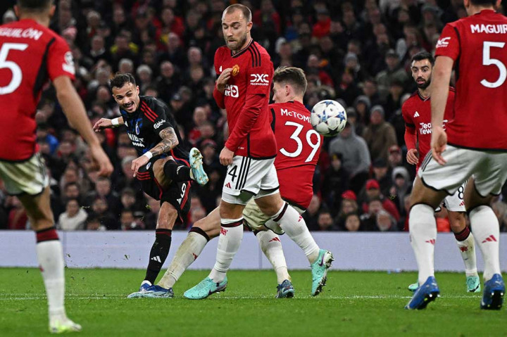 Tim tamu Copenhagen berpeluang memecah kebuntuan, saat Harry Maguire lengah sehingga bola dapat direbut Mohamed Elyounoussi. Sayang umpan silang mantan pemain Southampton itu hanya dapat diarahkan ke tiang gawang oleh Diogo Goncalves.