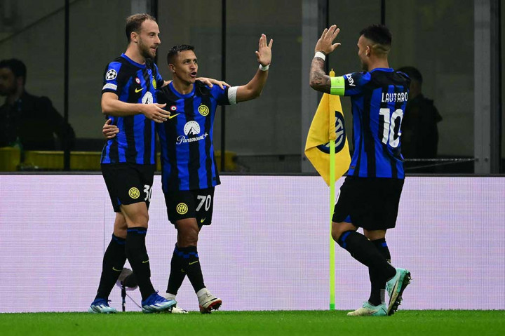 Salzburg tampil baik pada fase awal laga, namun Inter justru berhasil unggul terlebih dahulu lewat Alexis Sanchez pada menit ke-19.