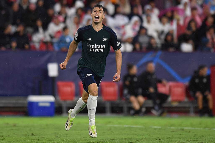 Gol yang ditunggu-tunggu akhirnya tercipta pada menit 45+4 lewat Gabriel Martinelli untuk membawa Arsenal unggul terlebih dahulu dan mengubah skor menjadi 1-0 yang bertahan hingga babak pertama usai.