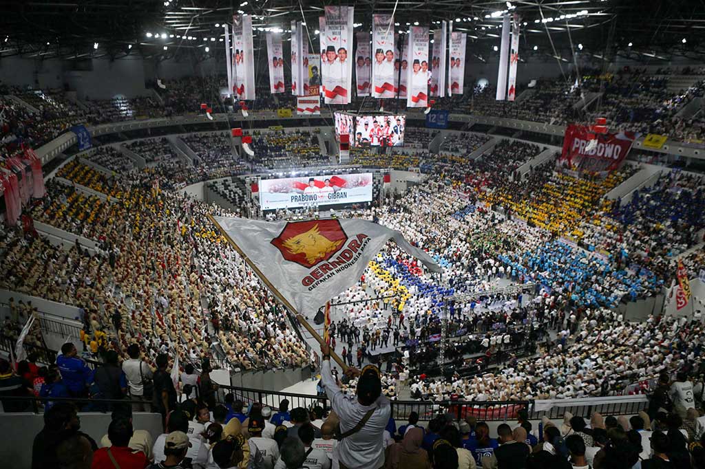 Prabowo-Gibran ke Kantor KPU dari Kediaman Prabowo, kemudian berangkat menuju Hall Indonesia Arena, Gelora Bung Karno (GBK). Di sana, mereka kemudian menyapa para relawan.
