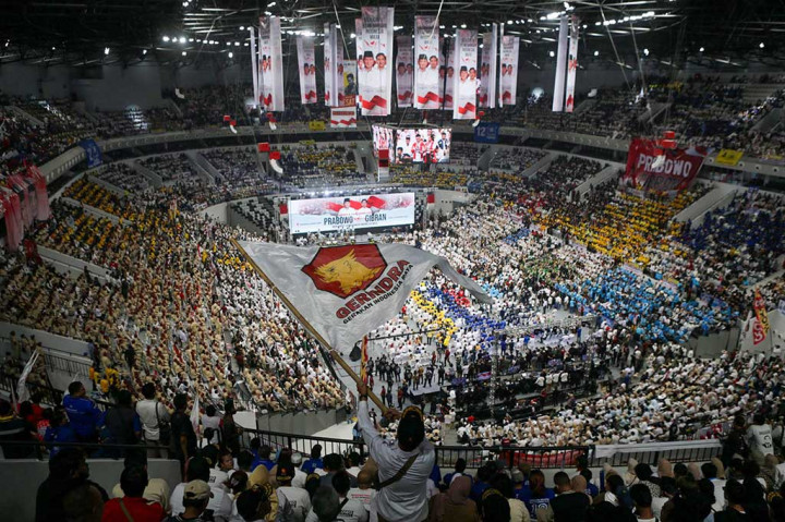 Prabowo-Gibran ke Kantor KPU dari Kediaman Prabowo, kemudian berangkat menuju Hall Indonesia Arena, Gelora Bung Karno (GBK). Di sana, mereka kemudian menyapa para relawan.