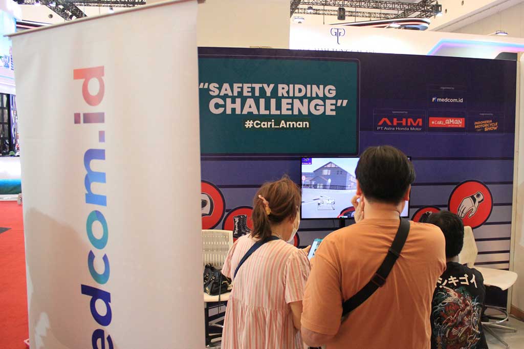 Medcom.id bekerja sama dengan PT Astra Honda Motor menggelar kegiatan simulasi berkendara, yakni 'Safety Riding Challenge' dengan tagline #Cari_Aman, dalam acara Indonesia Motorcycle Show yang digelar di Hall 10 ICE BSD, Tangerang, Rabu, 25 Oktober 2023.