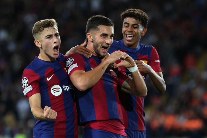 Torres mengawali permainan dengan baik dan kemudian membawa Barca memimpin pada menit ke-28. Gol itu tercipta berkat upaya Ilkay Gundogan yang menyodorkan bola kepada Lopez, untuk diumpankan kepadanya.